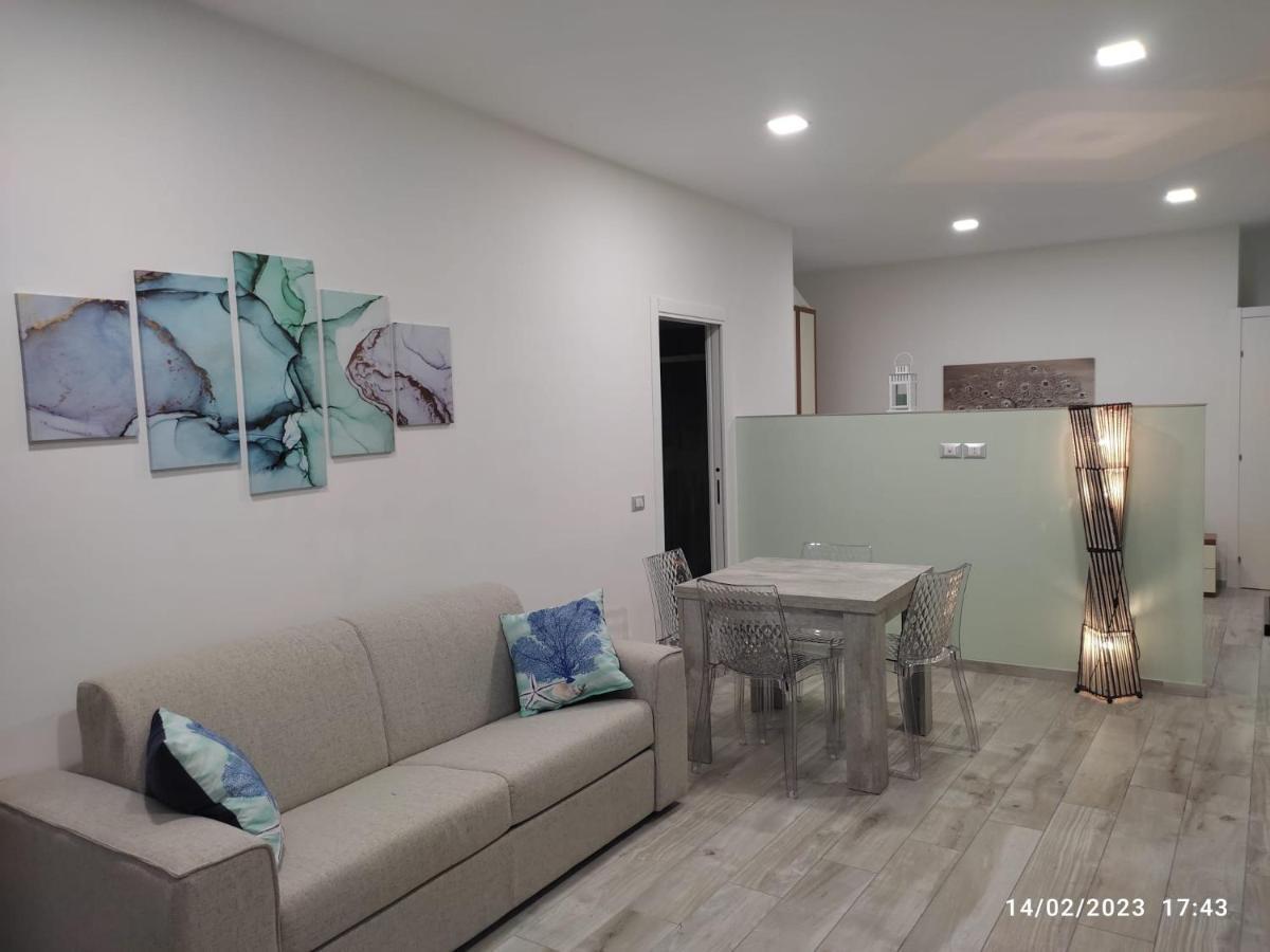 Bilocale Fronte Mare Apartment Giardini Naxos Luaran gambar